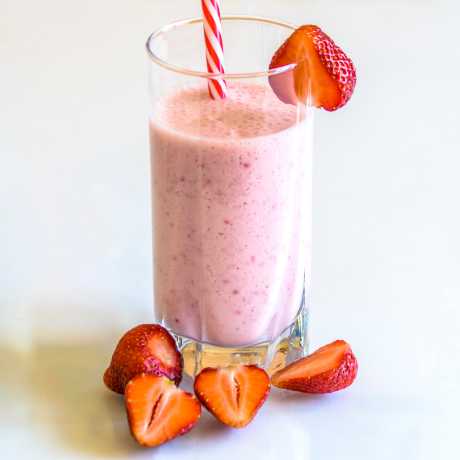 Smoothie de fresas y coco 7